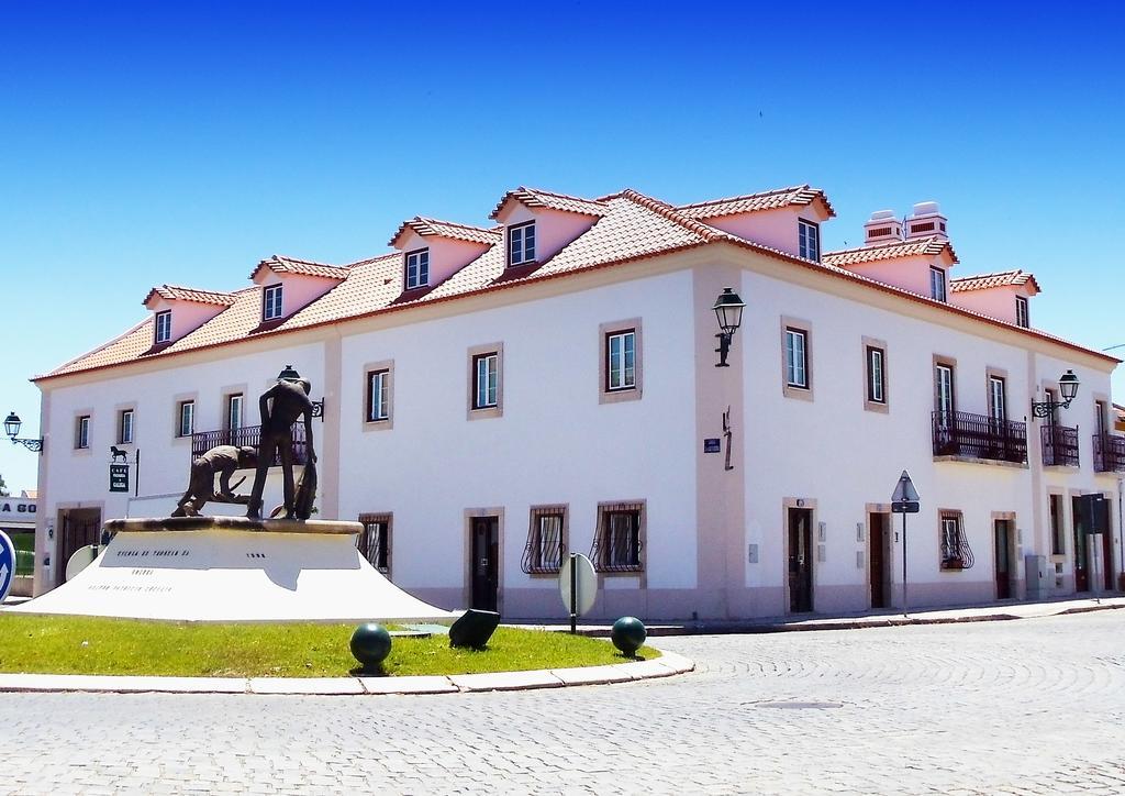 Casa Do Largo - Golega - Turismo De Habitacao Hotell Exteriör bild