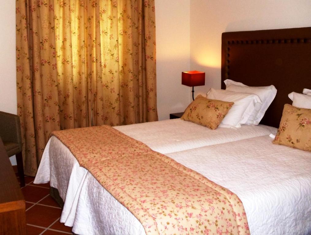 Casa Do Largo - Golega - Turismo De Habitacao Hotell Rum bild